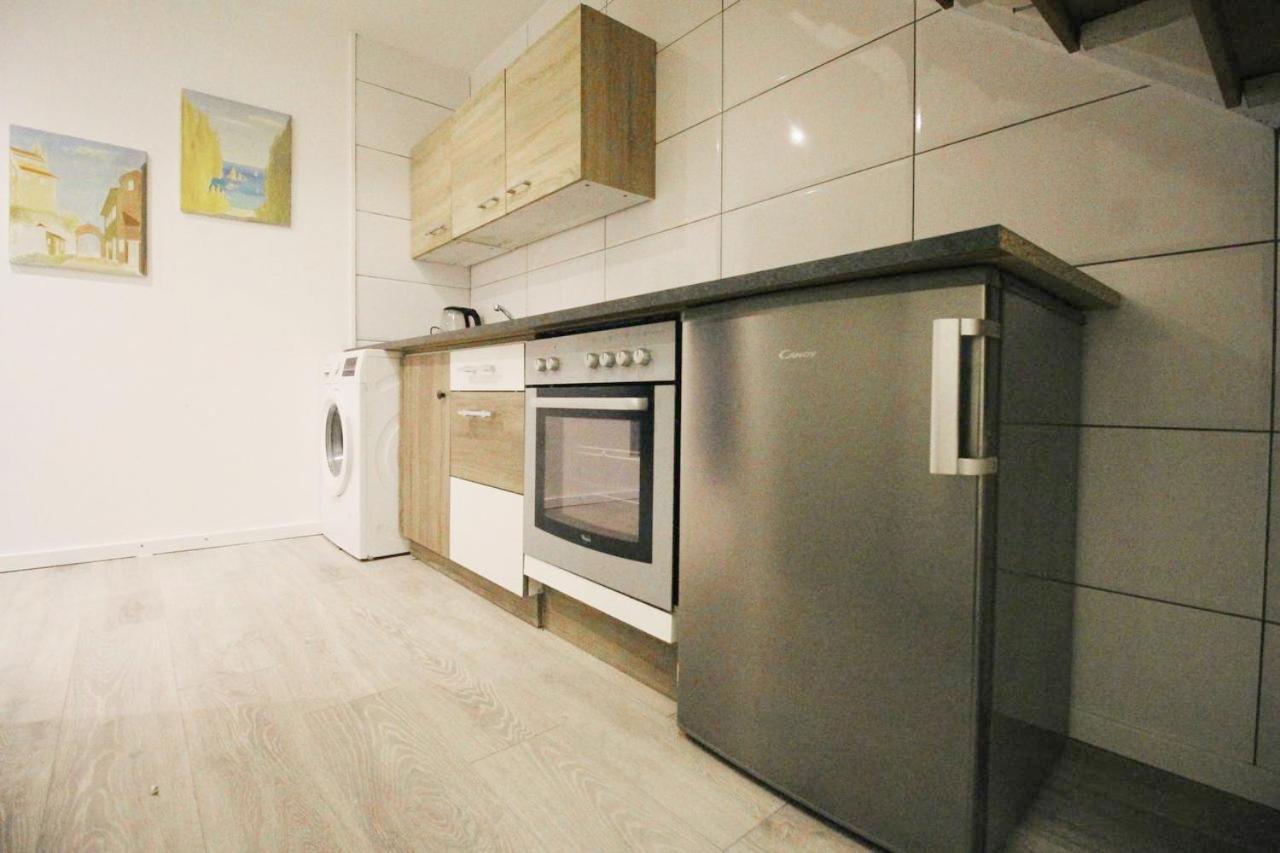 Comfortable Rooms In Akh Area Виена Екстериор снимка