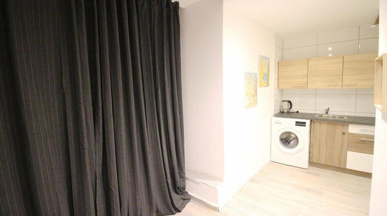 Comfortable Rooms In Akh Area Виена Екстериор снимка