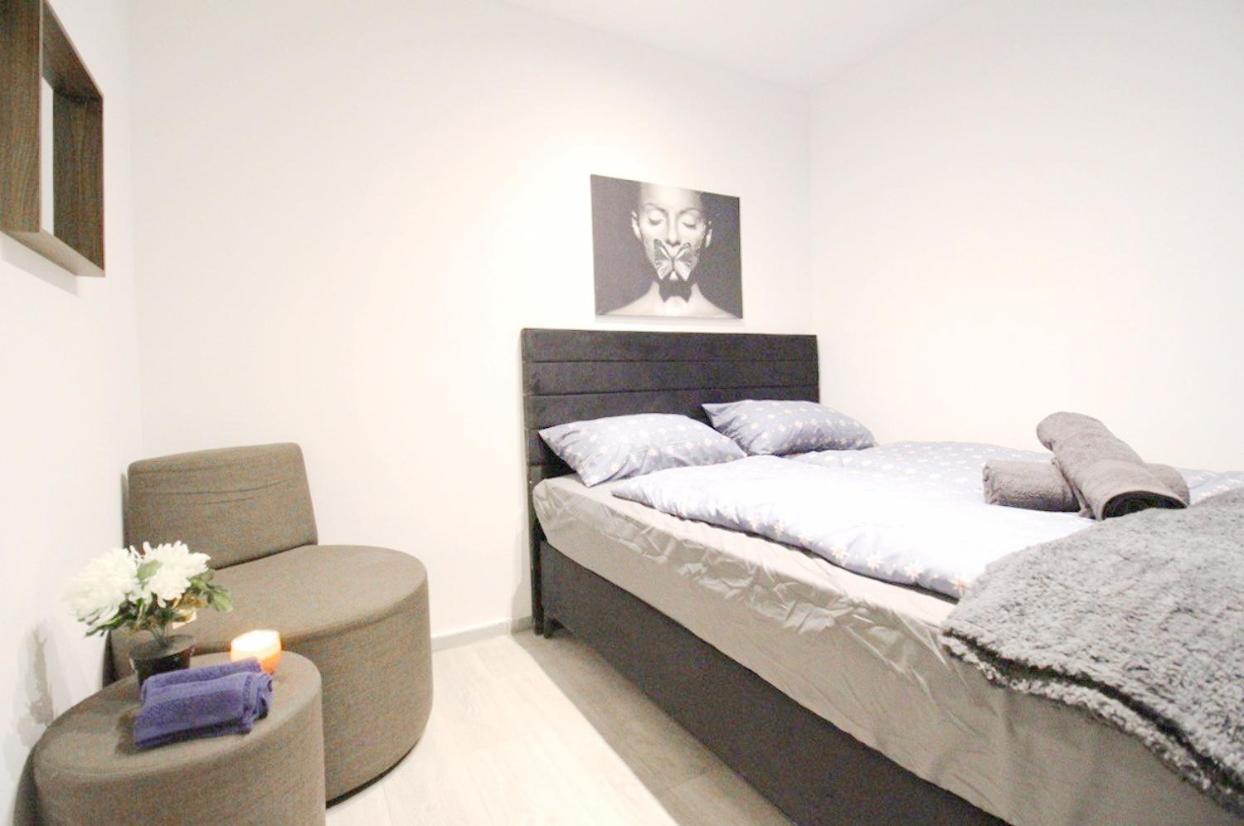 Comfortable Rooms In Akh Area Виена Екстериор снимка