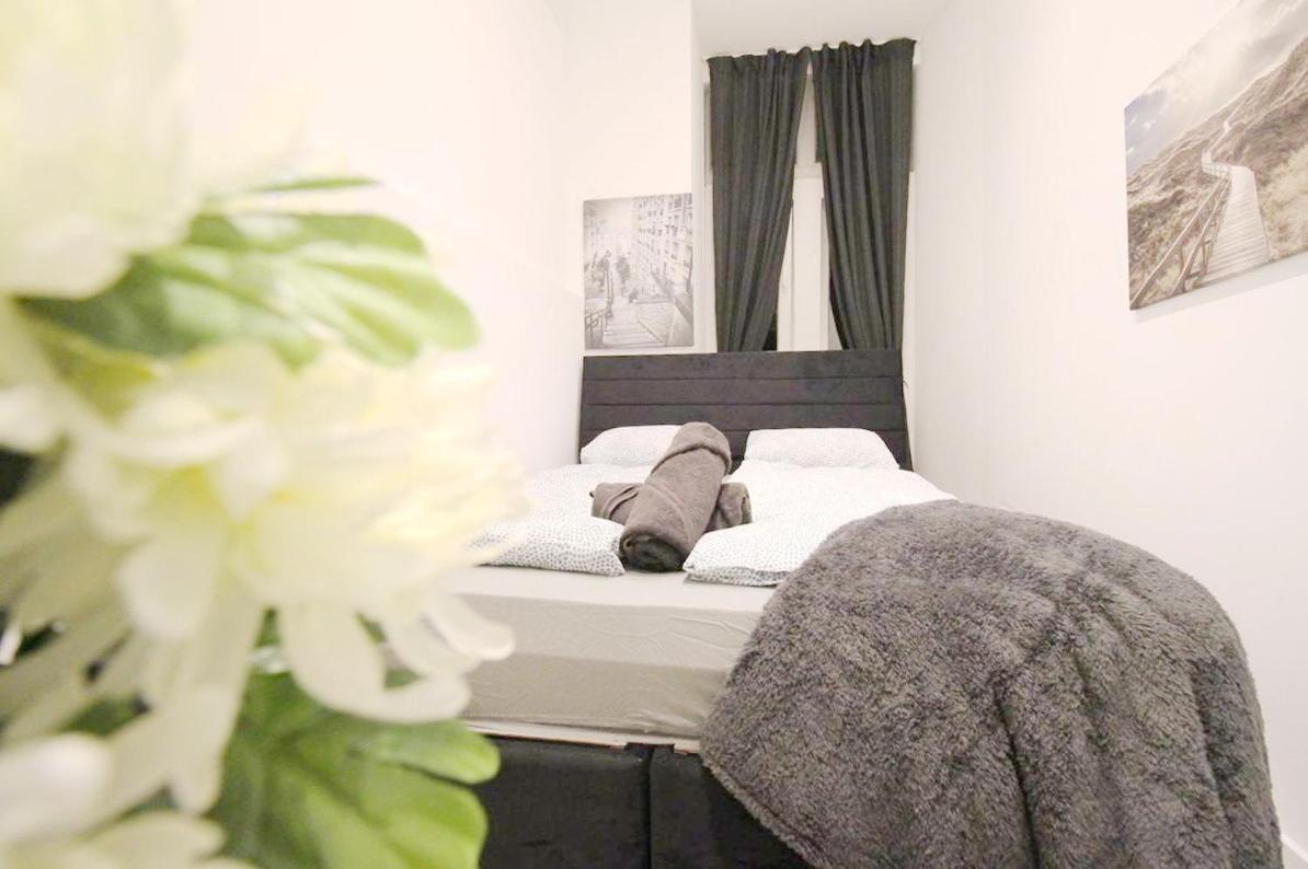 Comfortable Rooms In Akh Area Виена Екстериор снимка