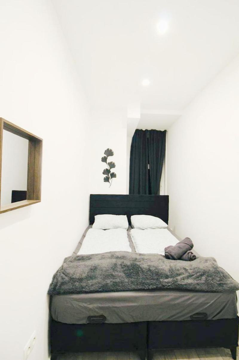 Comfortable Rooms In Akh Area Виена Екстериор снимка